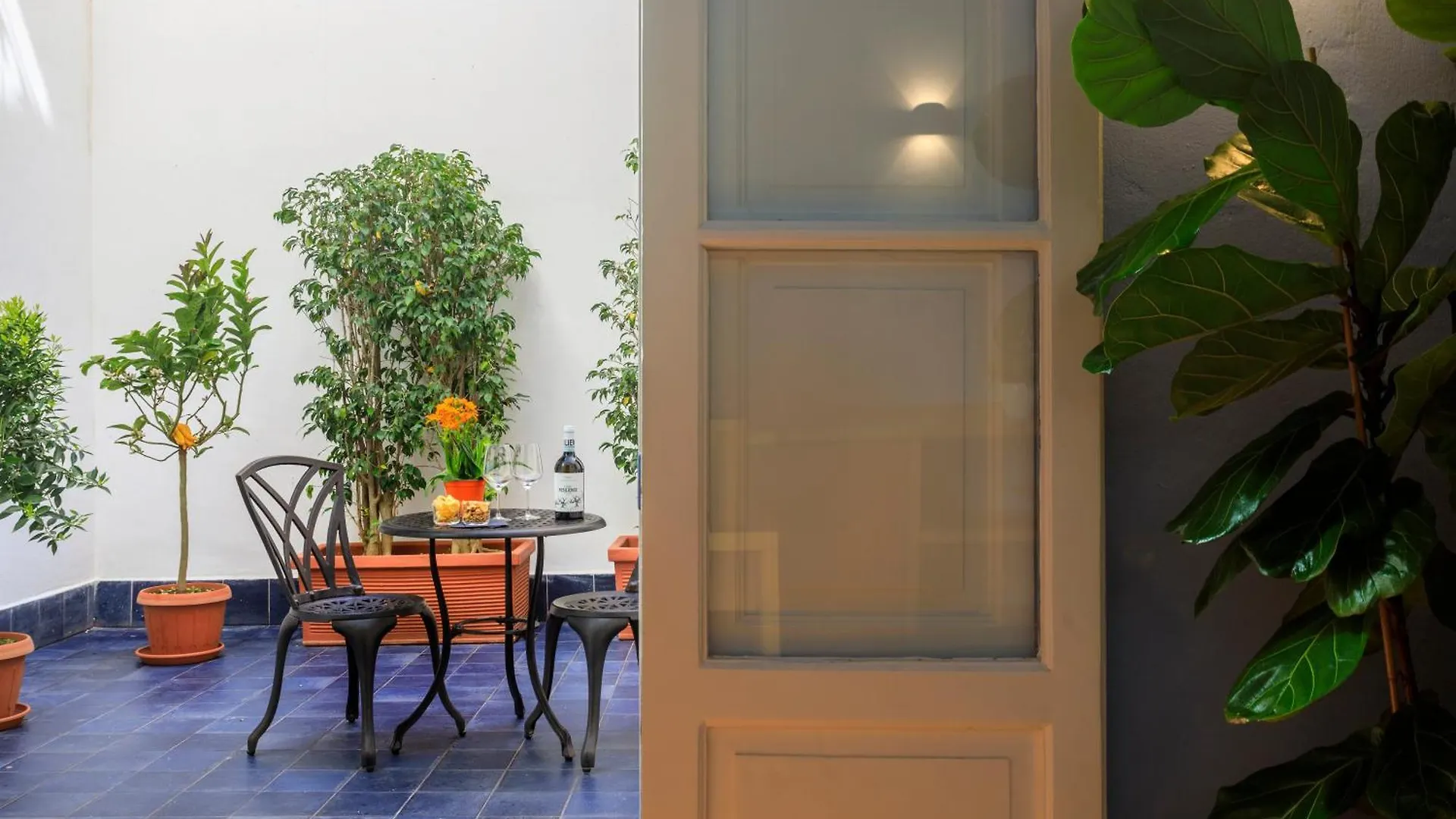 Belmonte Luxury Rooms - Lr Collection Palermo 0*,  Italy